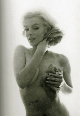 Nipples marilyn monroe Marilyn Monroe