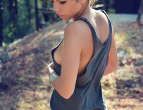 Sporty Babe Shows off the Moon