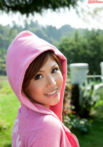 Adorable pine shizuku takes off her pink hoodie