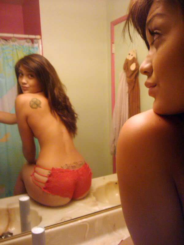 asiangirleyes-tumblr-hot-asian-girls-topless