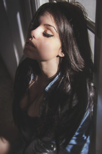 Envyavenue Waiting Topless