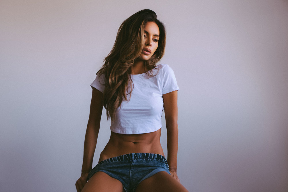 goshakolbasnikov-sarah-stage-moisnomois-topless-amazing