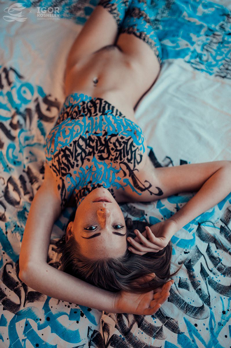 graff-n-girls-wwwgraff-n-girls-topless-sexy-tits