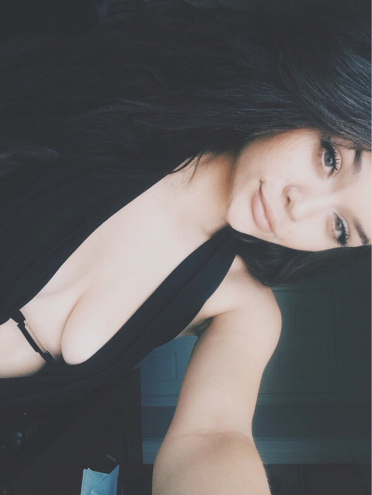 hot-home-archive-submit-boobs