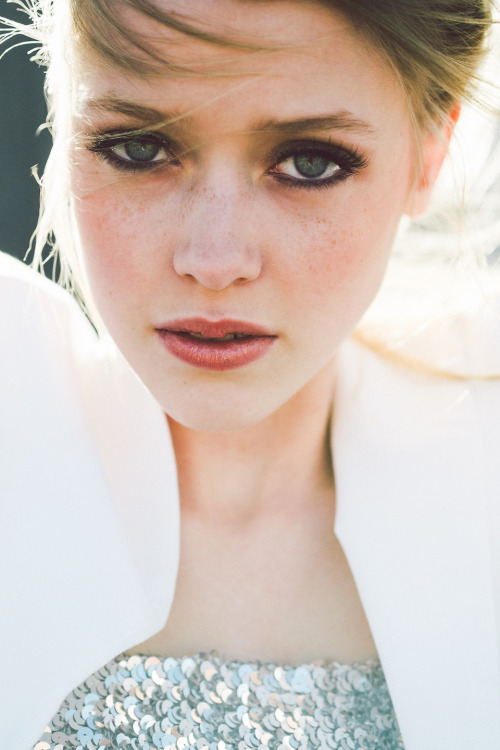 hot-momongamon-cynda-mcelvana-by-justin-voight