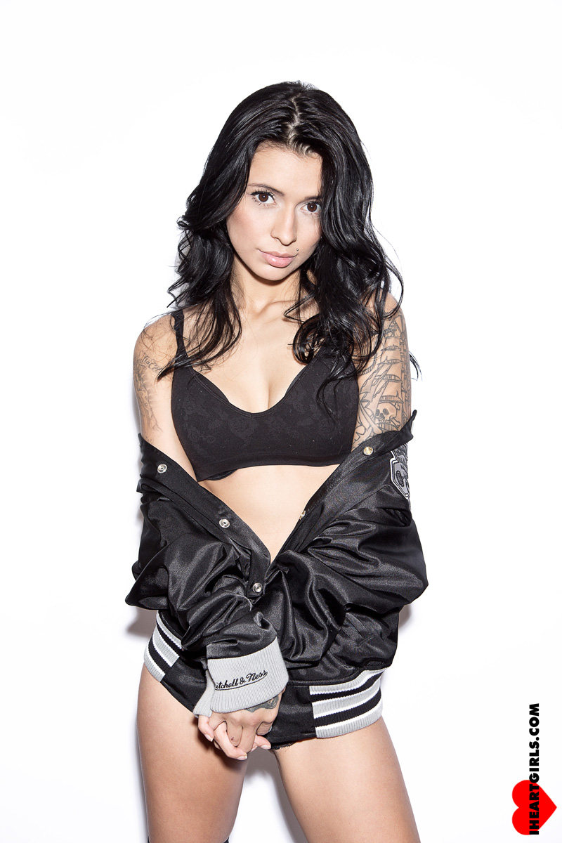 iheartgirlsdotcom-talisa-monet-poses-in-an-la-boobs