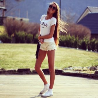 Instagram Girlz9 Naked Boobs