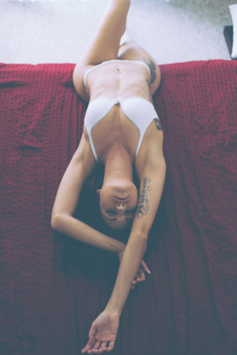 Laura E Cenzol Topless