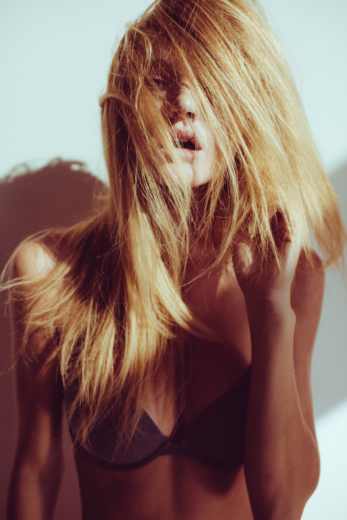 regarderlesfilles-lucaspassmore-courtney-amazing