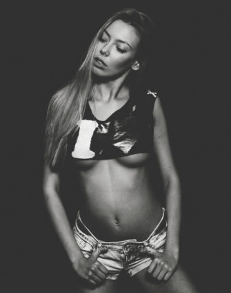 Sexy Barbora Luke Alex Topless