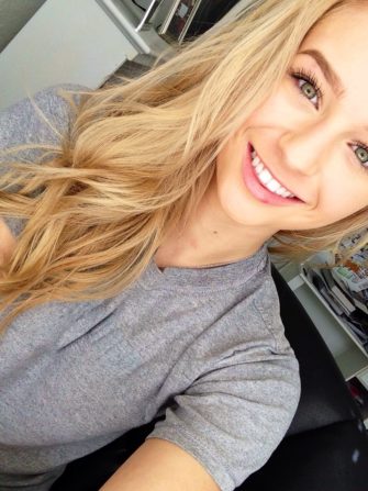 Sexy Jacyjordan Rare Smiling Pic Topless