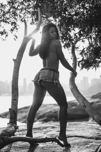 Sexy Karla Souza Henrique Cesar