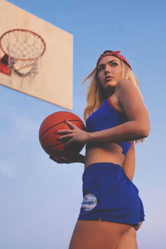 Sexy Modernambition 1 On 1 Mdrna Instagram Topless