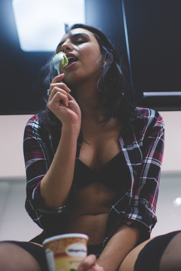 sexy-nude-envyavenue-ice-cream-treat-photographer
