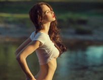 Sexy Nude Fleshandblonde Scrunching The Heat