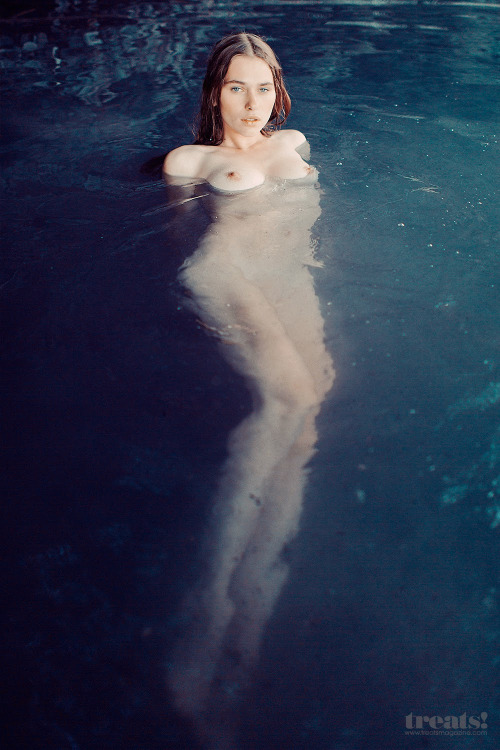 sexy-nude-formesdelabeaute-leonie-theacuteregravese-tarris-by-damien-topless