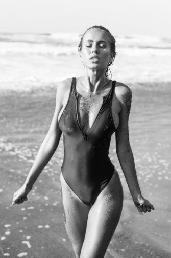 Sexy Nude Renee Somerflied Cameron