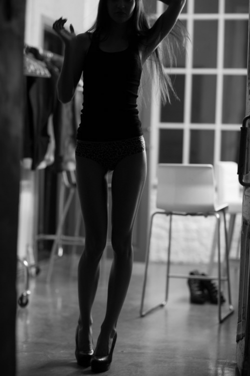 sexy-nude-toned-slim-motivational-girls