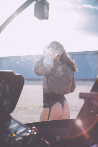 Sexy Nude Vanstyles Photoshoot With Tianna G At The Van Boobs