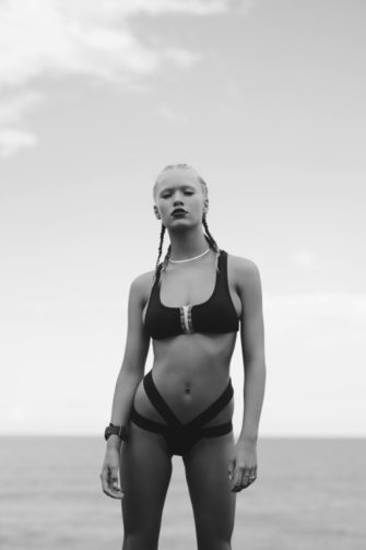 Sexy Nude Zoe Cross Boobs