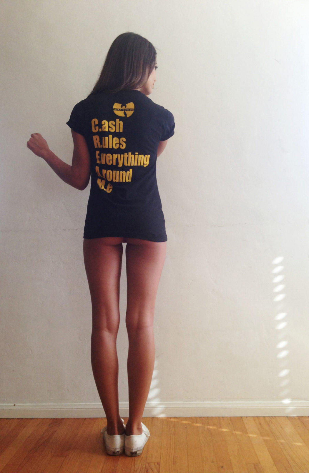 sexy-sirneave-iphone-shot-a-friend-instagram