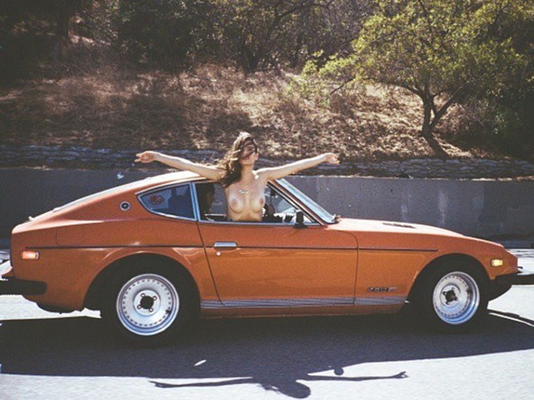 sexy-spamdog-datsun-280z-topless