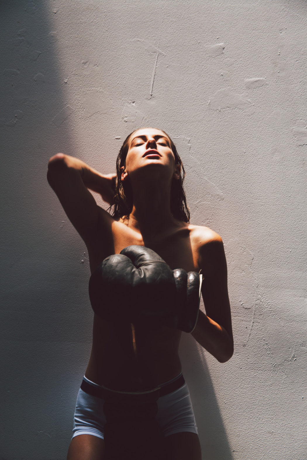 sirneave-lights-out-by-neave-bozorgi-topless