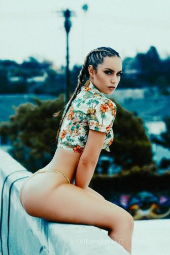 Sydney Maler X Ohrangutang Naked Topless