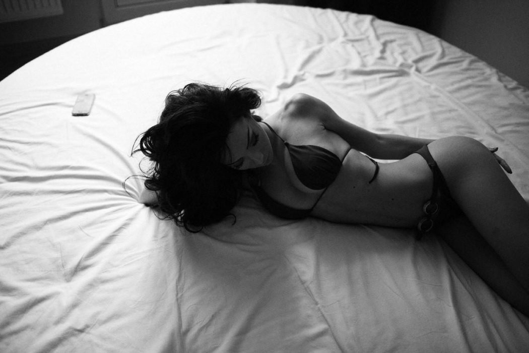 yana-yatskovskaya-topless