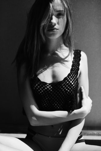 Yveshuytruong Rikki Barton Dt Model