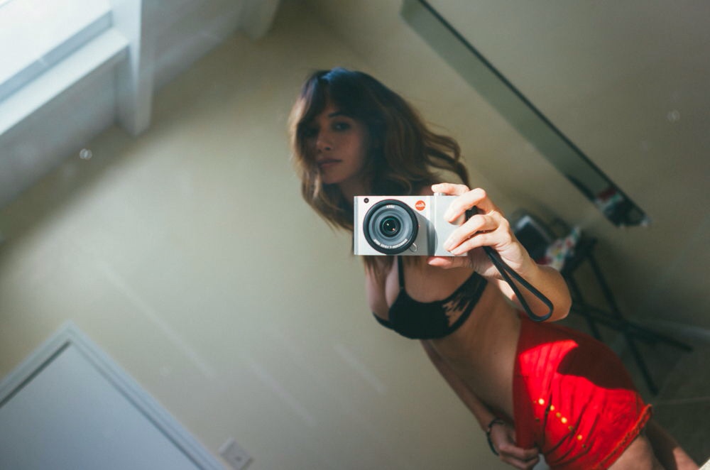 zechsb-sara-malakul-lane-doing-selfies-sexy-tits